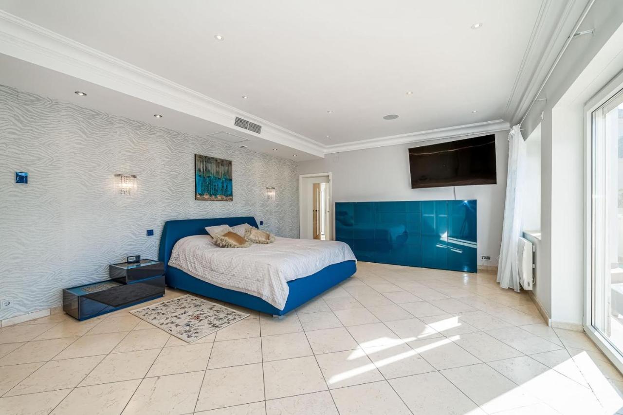 Villa Svim, Walking Distance To The Beach! Marbella Exteriör bild