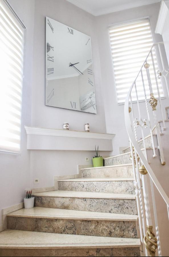 Villa Svim, Walking Distance To The Beach! Marbella Exteriör bild